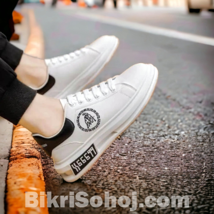 Fashionable sneakers shoes for mens